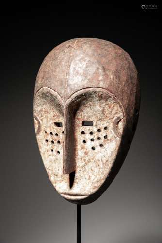 Beau masque de danse, FANG, Gabon. Bois, kaolin. Haut : 22 c...