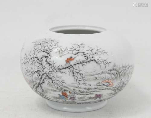 CHINE : petit pot en porcelaine à décor de paysan sous la ne...