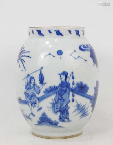 CHINE : Vase en porcelaine à décor blanc bleu de personnages...