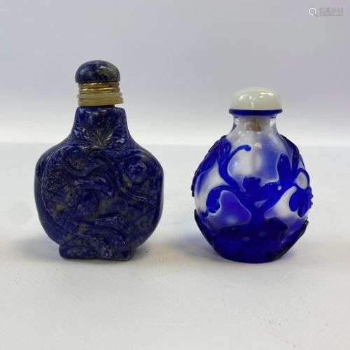 LOT DE DEUX (2) TABATIERES Chine L'une en verre overlay bleu...