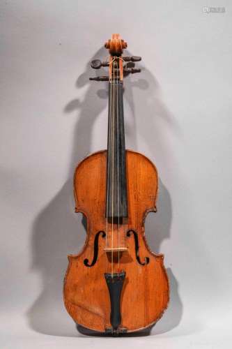 Violon anonyme taille 1/8, très abimé, en l’état