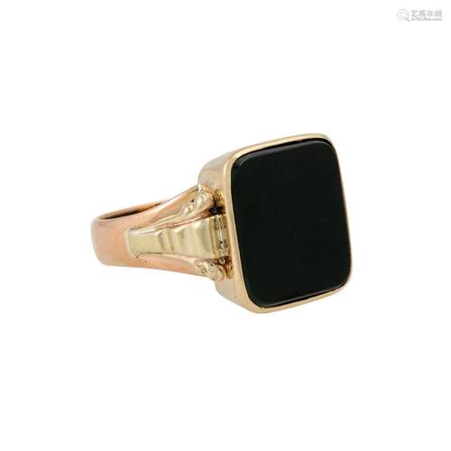 Ring mit Onyxplatte,