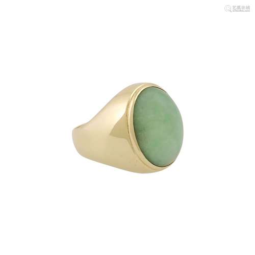 Ring, mit Jadeit,