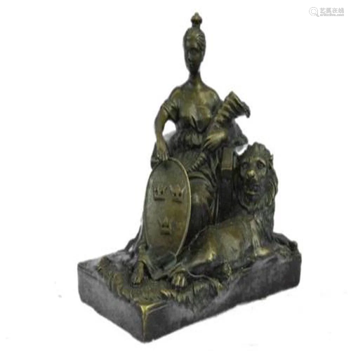 Opulent of Royal Woman Bronze Statue