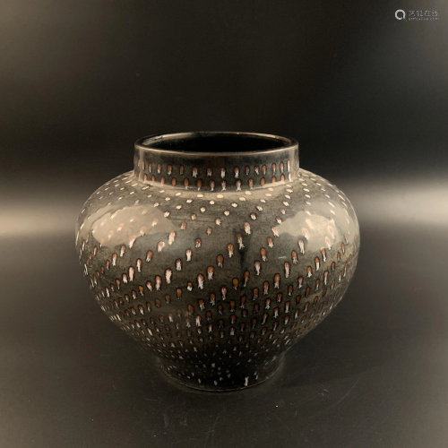 Chinese Jizhou Yao Porcelain Jar