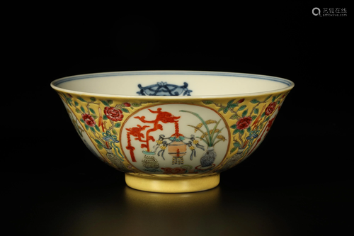 Yellow-ground Famille Rose Flower Bowl