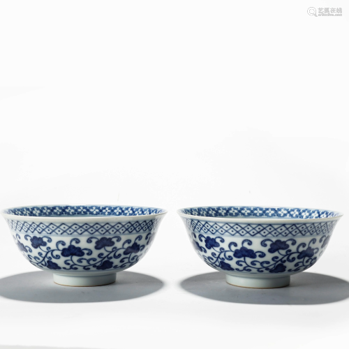 Pairs of Qianlong Style Blue and White Flower Bowl