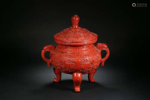 Red three-legged pot in Qing dynasty