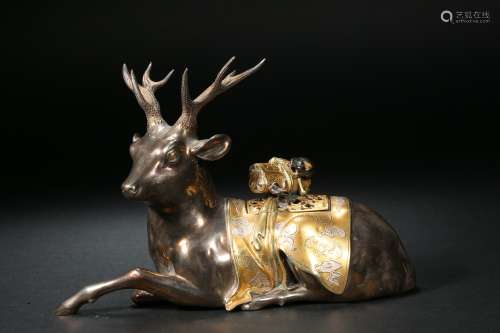 Silver gilt deer-shaped ornaments in the Qing Dynasty