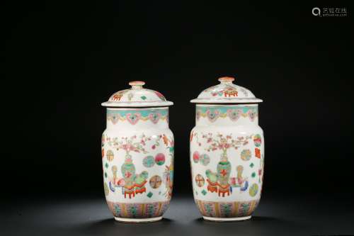 Famille rose jar in Qing Dynasty