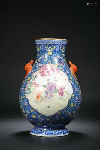 Famille rose bottle in Qing Dynasty