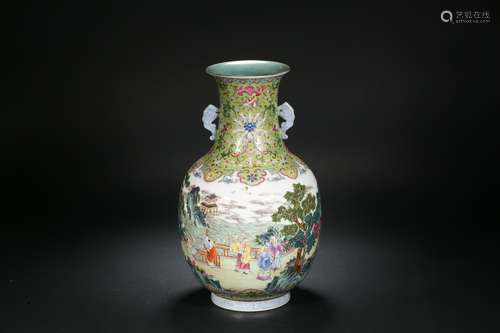 Famille rose bottle in Qing Dynasty