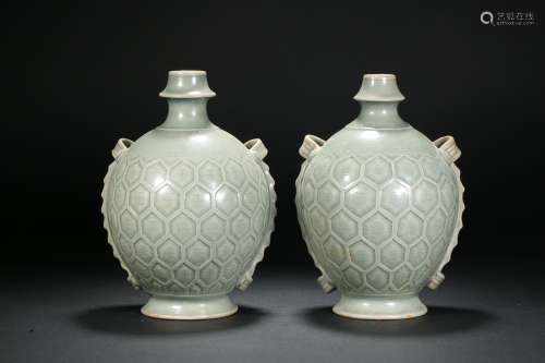 Celadon amphora in Song dynasty
