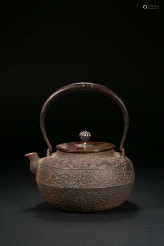 Iron Holding Pot in Qing Dynasty