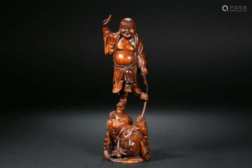 Mahogany figures in the Qing Dynasty