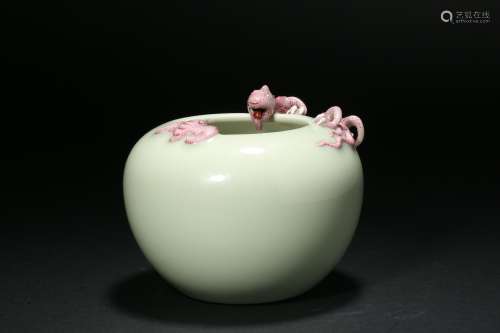 Bean green red dragon pot in Qing dynasty