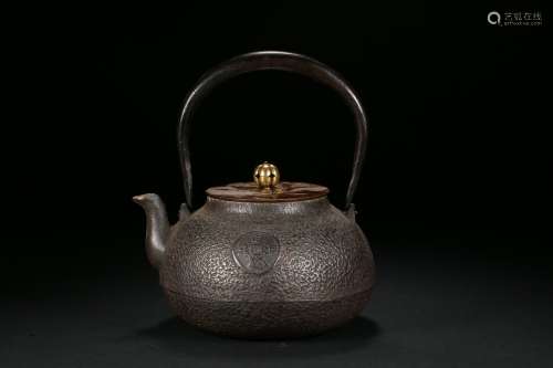Iron Holding Pot in Qing Dynasty