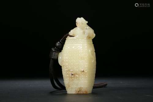 The first piece of Hetian jade beast in Qing Dynasty