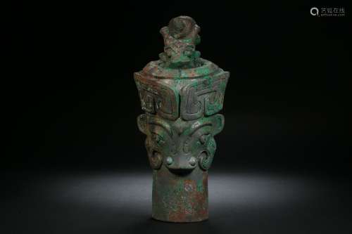 Bronze head with animal pattern in Han Dynasty