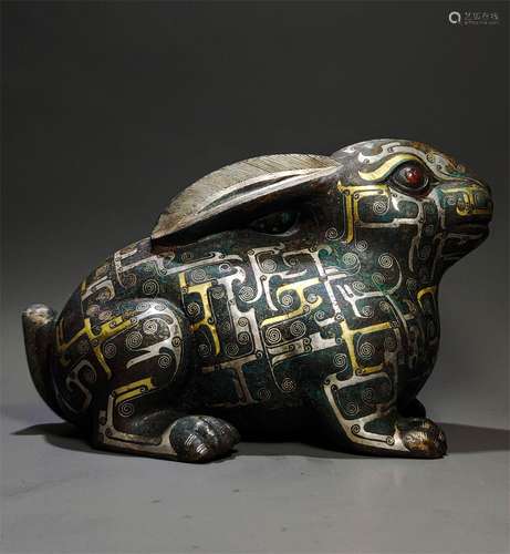 A WARRING STATES INLAYING GOLD BRONZE RABBIT