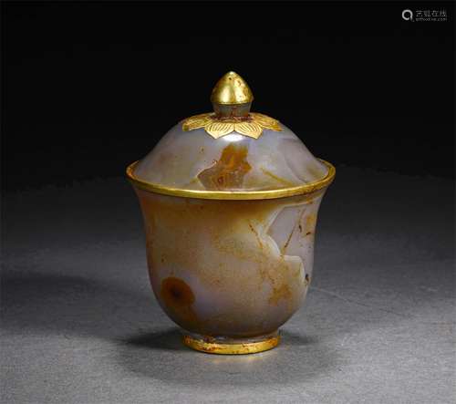 A LIAO DYNASTY AGATE GILD COVER BOX