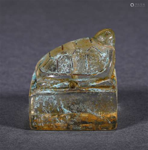 A HAN DYNASTY CRYSTAL TURTLE SEAL