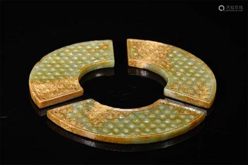 A SET OF WARRING STATES HETIAN JADE YOUNG NAIL GRAIN JADE WA...