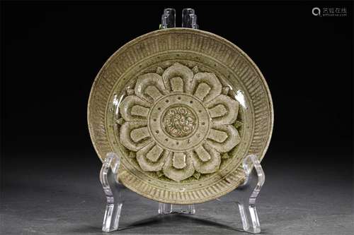 A SONG DYNASTY YAOZHOU KILN PICK FLOWER PLATE