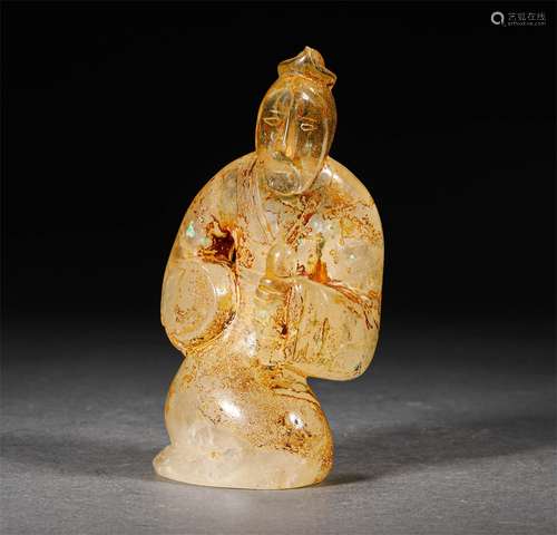 A HAN DYNASTY CRYSTAL FIGURE DECORATION