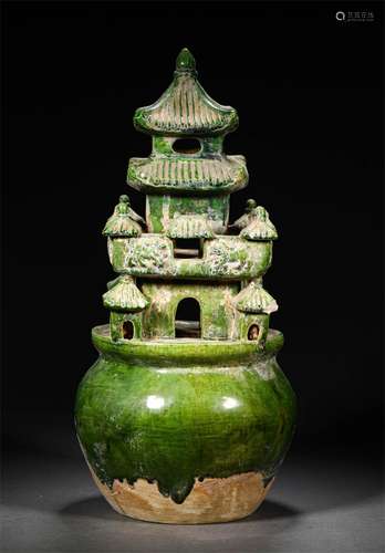 A SONG DYNASTY GREEN GLAZE PROCELAIN DECORATION