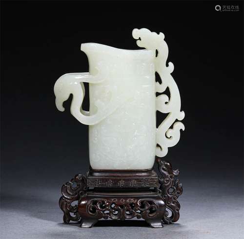 A QING DYNASTY HETIAN JADE DECORATION