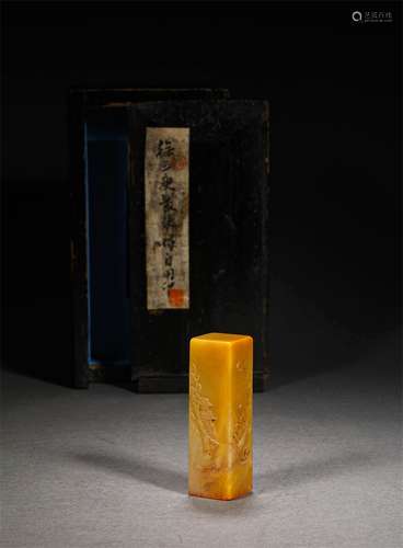 A QING DYNASTY TIANHUANG STONE SEAL