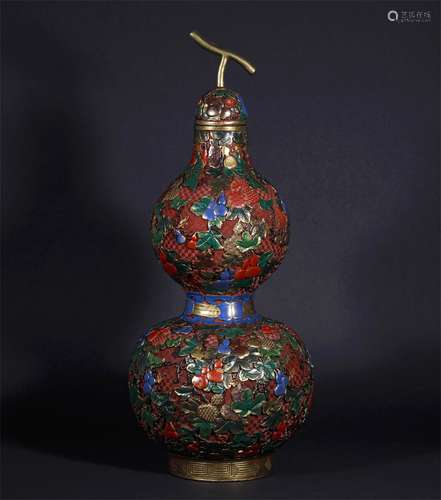 A QING DYNASTY CARVED LACQUER COLORED DRAWING GOURD BOTTLE