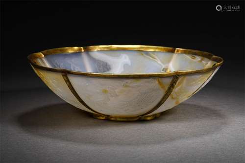 A LIAO DYNASTY AGATE GILD BOWL