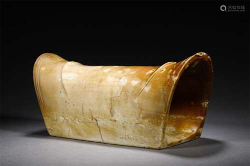 A MING DYNASTY JADE PILLOW