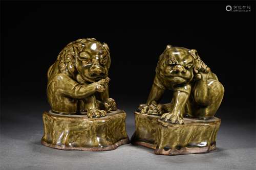 A PAIR OF SONG DYNASTY YAOZHOU KILN AUSPICIOUS BEAST