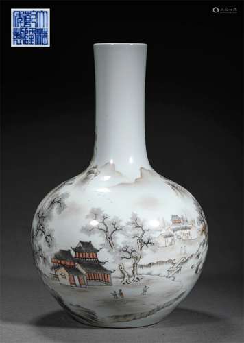 A QING DYNASTY INK COLOUR GLOBULAR SHAPE VASE