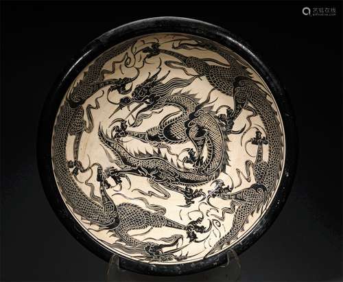 A SONG DYNASTY CIZHOU KILN DRAGON DESIGN BIG BASIN