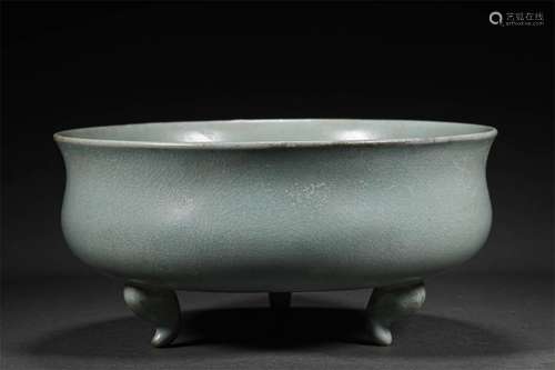 A SONG DYNASTY LONGQUAN BOWL