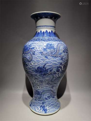 A QING DYNASTY QIANLONG BLUE AND WHITE BANANA LEAF SEEWATER ...