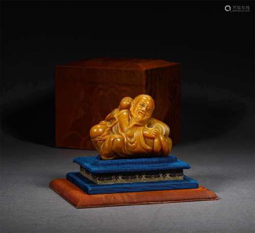 A QING DYNASTY TIANHUANG STONE SEAL