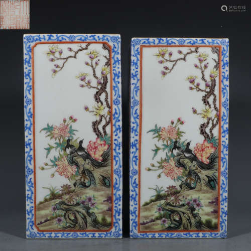 PAIR OF QIANLONG MARK FAMILLE ROSE GLAZE BRUSH POTS