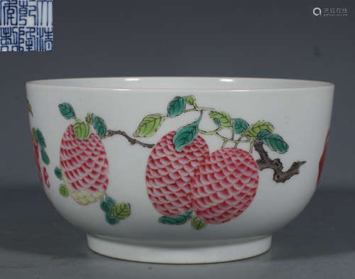 QIANLONG MARK FAMILLE ROSE GLAZE BOWL