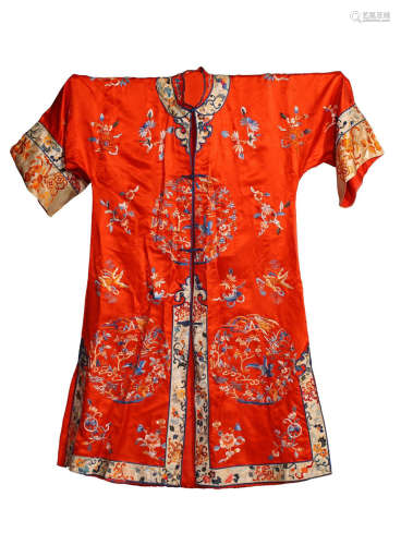 EMBROIDERY ROBE WITH AUSPICIOUS PATTERN