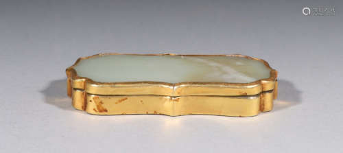 HETIAN JADE WITH GILT DECORATED BOX