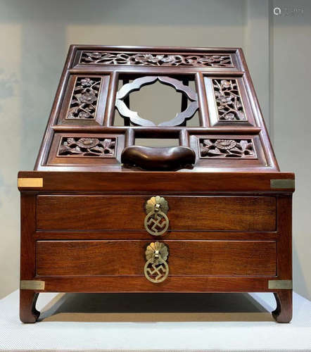 HUANGHUALI WOOD CARVED BOX