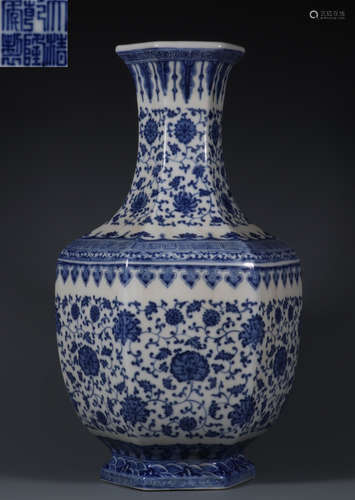 QIANLONG BLUE&WHITE GLAZE VASE