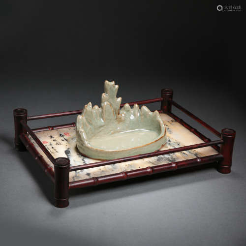 LONGQUAN WARE CELADON BRUSH WASHER, SOUTHERN SONG DYNASTY, C...