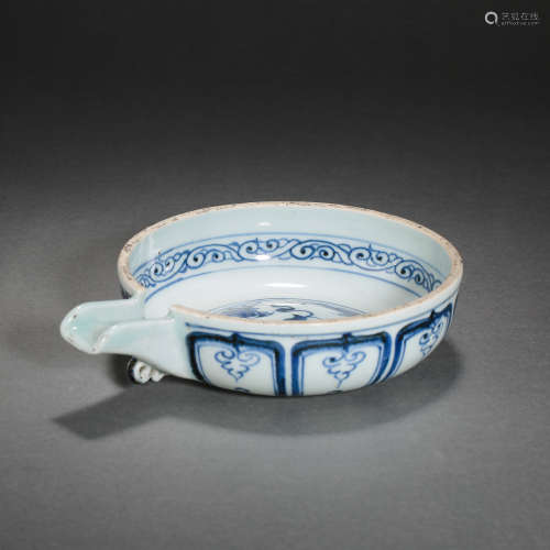 YUAN DYNASTY, CHINESE BLUE AND WHITE PORCELAIN WATAR CONTAIN...