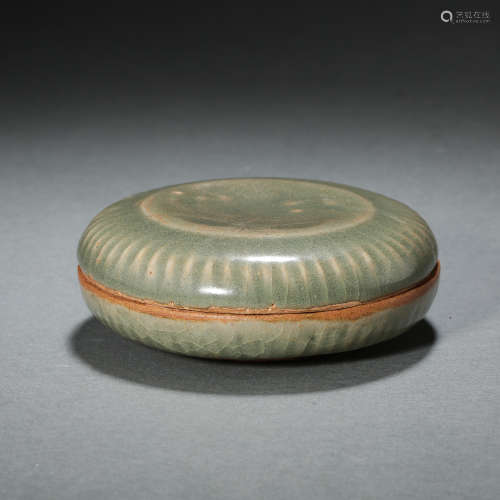 SOUTHERN SONG DYNASTY, CHINESE LONGQUAN WARE CELADON POWDER ...